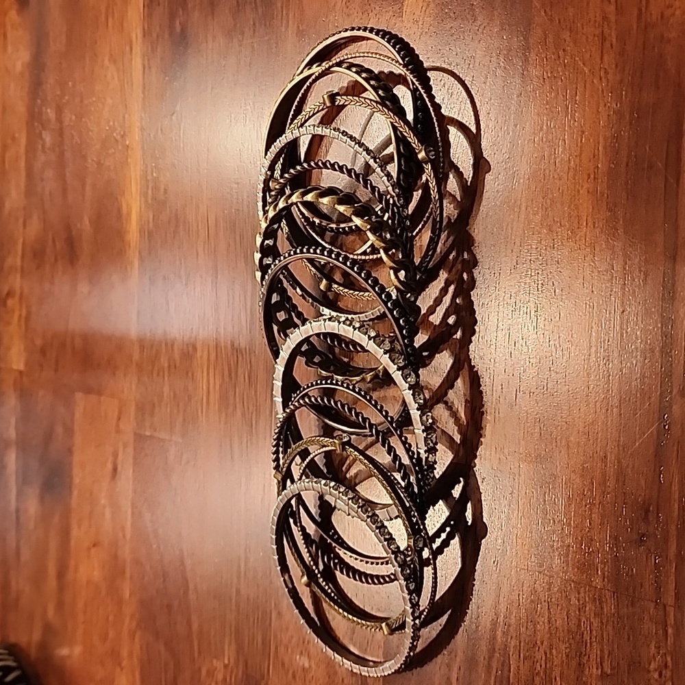 R.J. Graziano Bangle Multi bracelets/bangles Vintage! EUC! - Picture 3 of 3